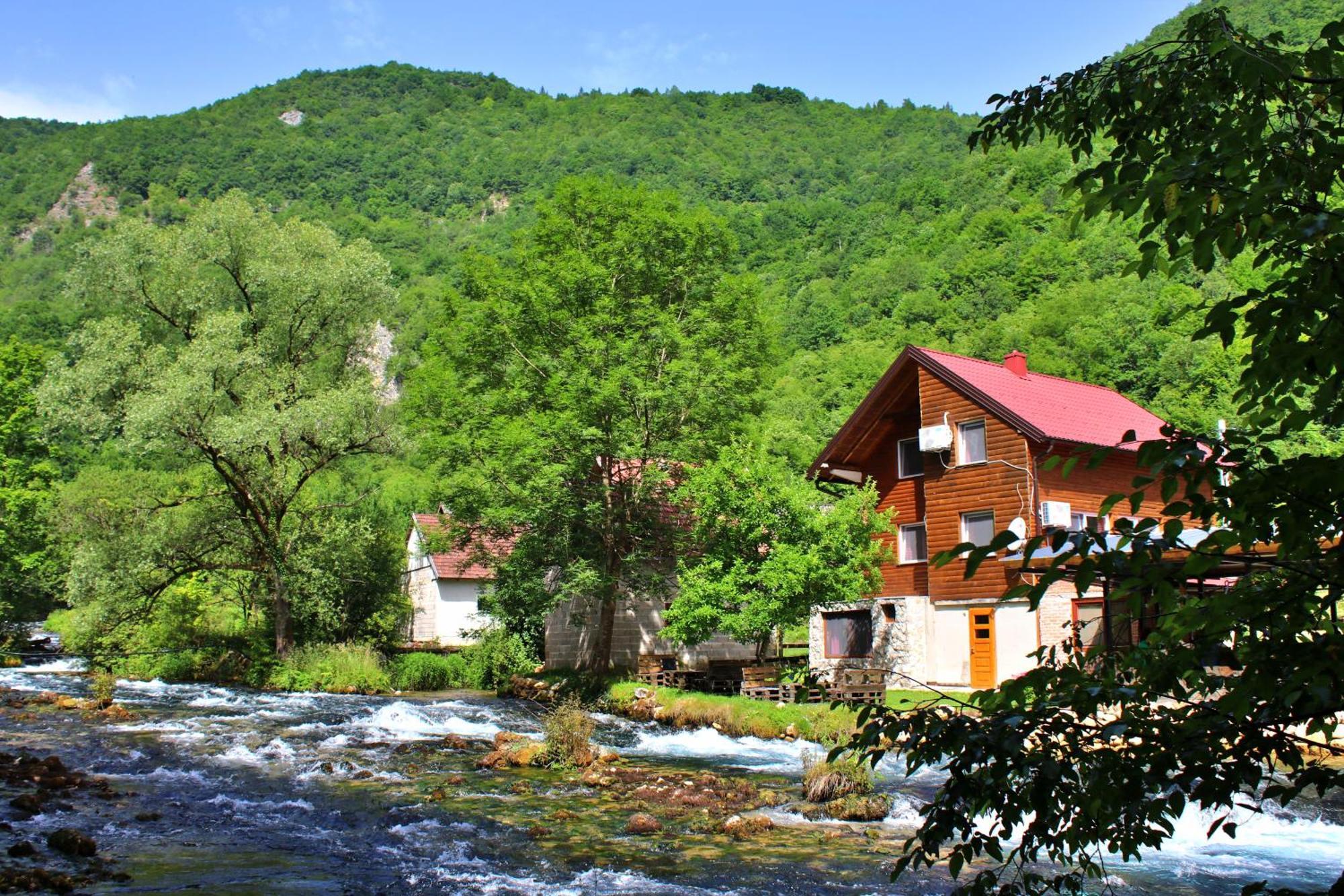 Гостевой дом Domacinstvo Na Kraju Svijeta Sipovo Экстерьер фото