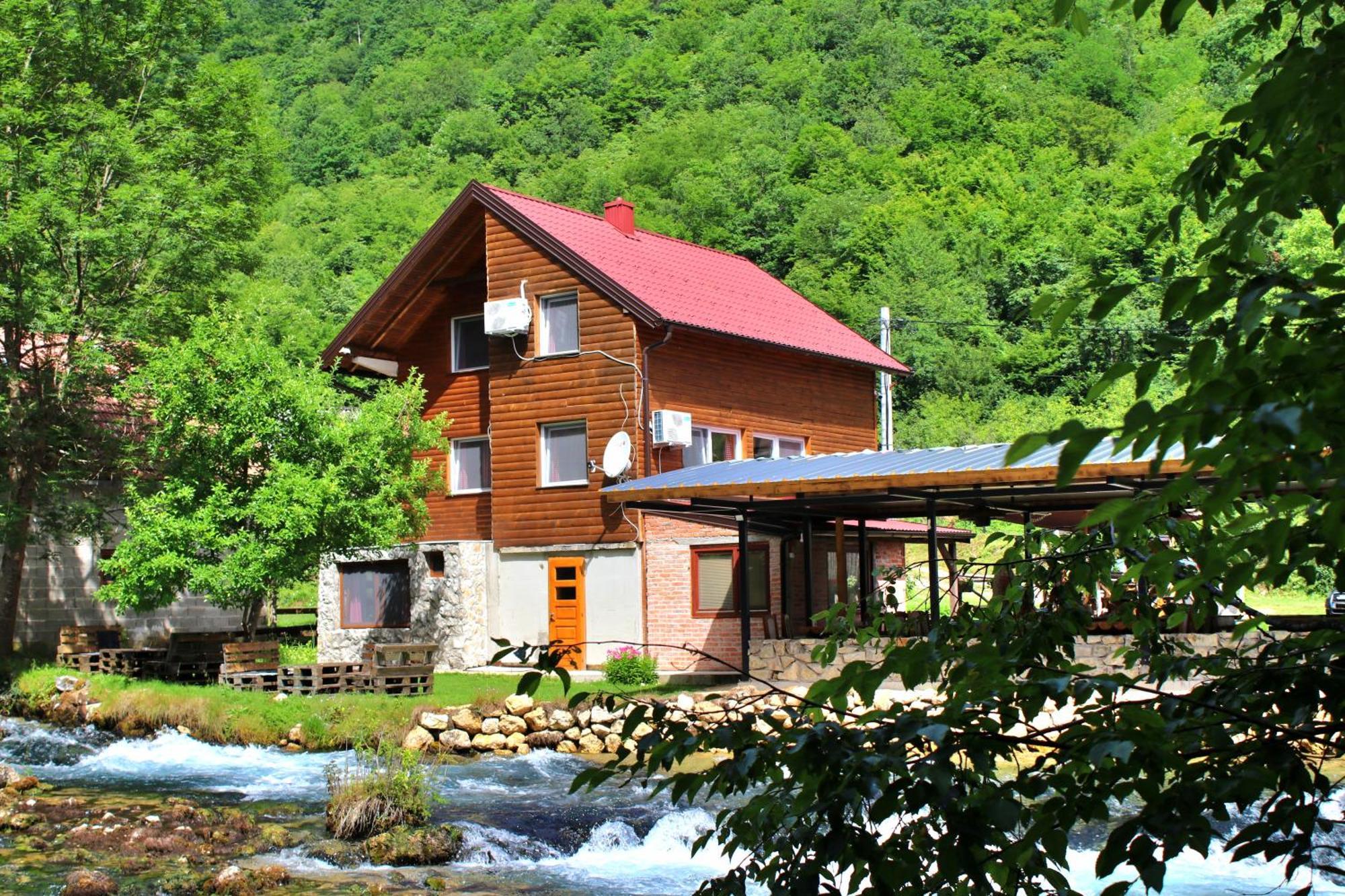 Гостевой дом Domacinstvo Na Kraju Svijeta Sipovo Экстерьер фото